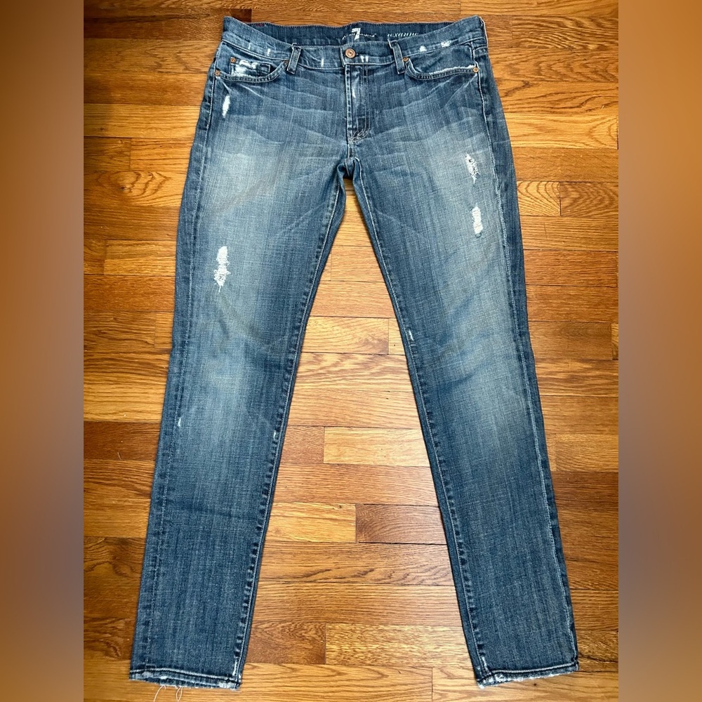🎉HP🎉 7 For All Mankind Roxanne
Distressed Straight Leg Jeans Women’s Size 31